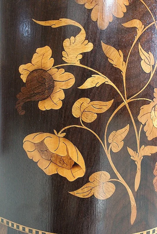 FRENCH CHEST OF DRAWERS
