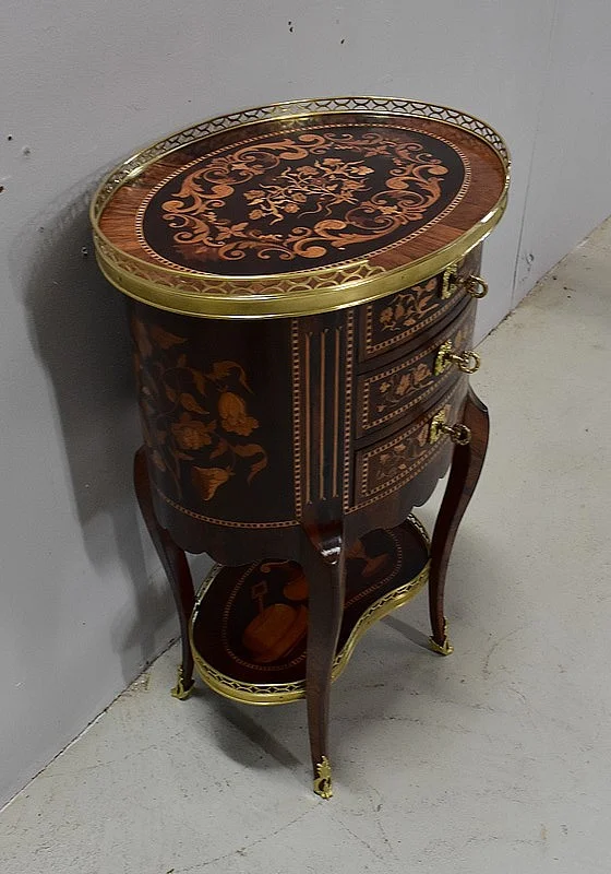 FRENCH CHEST OF DRAWERS