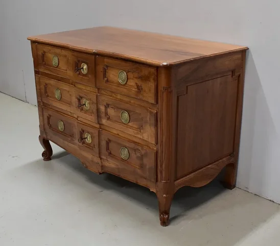 Commode Arbalète en Noyer Blond massif, époque Transition Louis XV / Louis XVI – XVIIIe