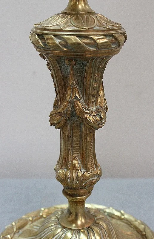PAREJA DE VELAS DE ESTILO LOUIS XVI