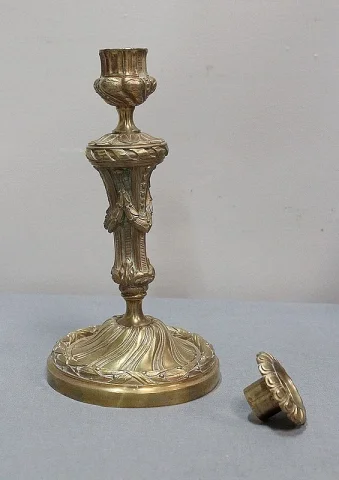 Paire de Flambeaux en Bronze Doré, style Louis XVI – XIXe