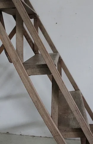 Escabeau de Métier Pliable en Hêtre – 1940