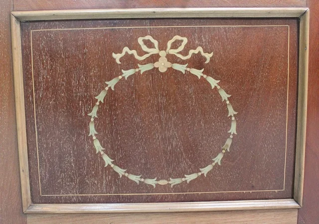 Porte Revues / Tabouret Anglais en Acajou Blond – 1900 / 1920