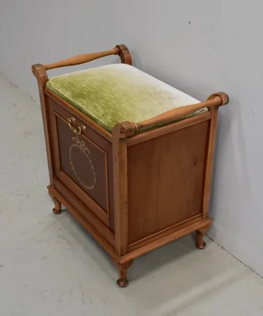 ENGLISH PIANO STOOL
