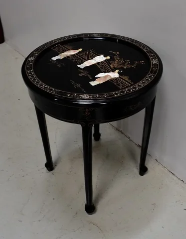 Petite Table Asiatique, Ronde, en bois laqué Noir – XXe