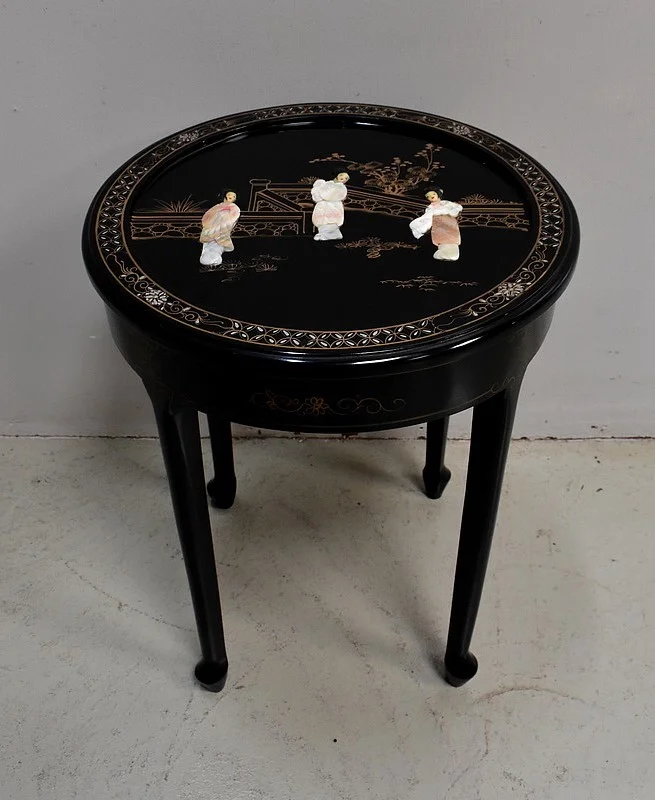 Petite Table Asiatique, Ronde, en bois laqué Noir – XXe