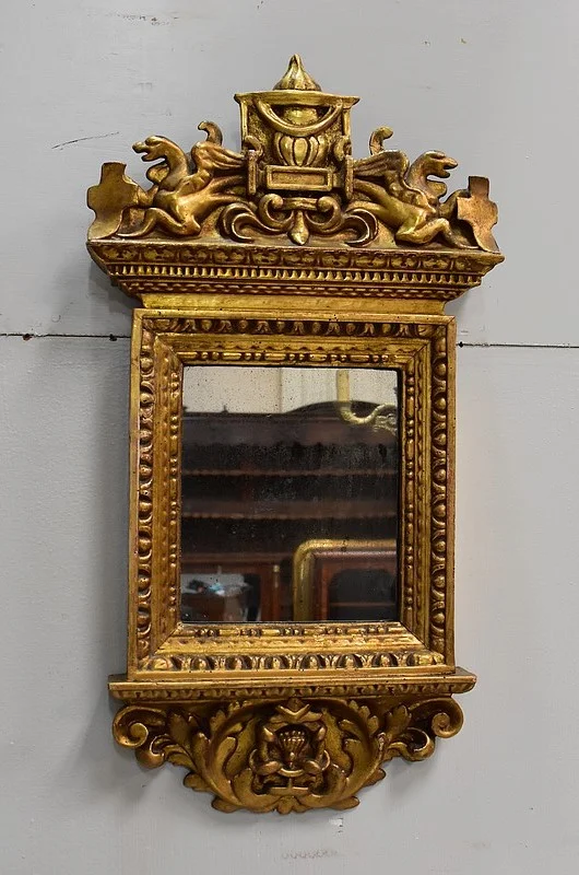 Petit Miroir en bois Doré à Décors d’animaux Ailés – Fin XIXe