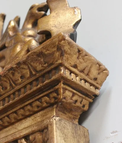 Petit Miroir en bois Doré à Décors d’animaux Ailés – Fin XIXe