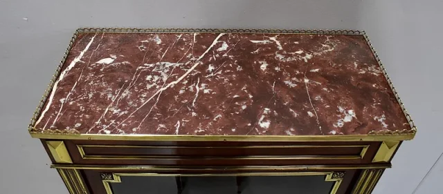 Petite Vitrine en Acajou massif et plaqué, style Louis XVI – Fin XIXe