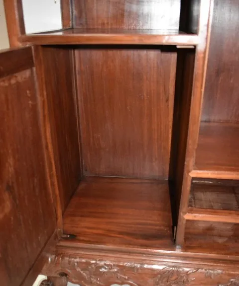 VIETNESISCHER SCHRANK