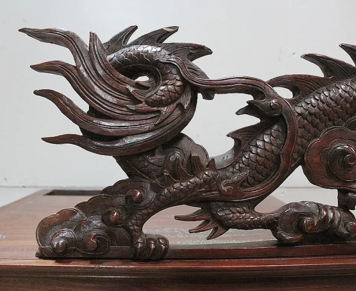 VIETNESISCHER SCHRANK
