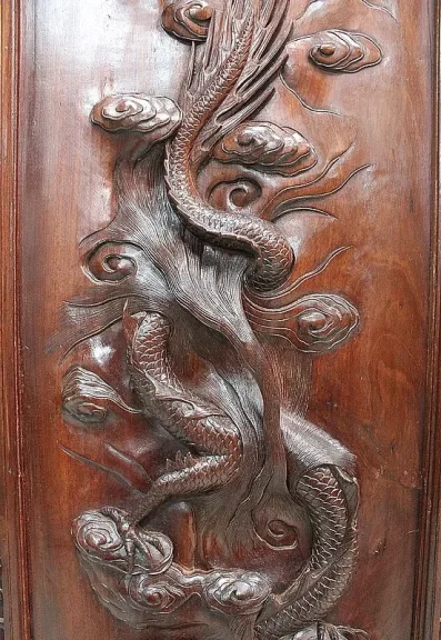 VIETNESISCHER SCHRANK