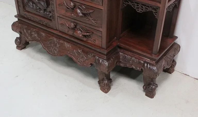 VIETNESISCHER SCHRANK