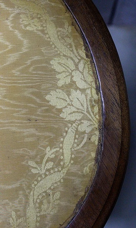 KIDNEY SHAPED DRESSSING TABLE