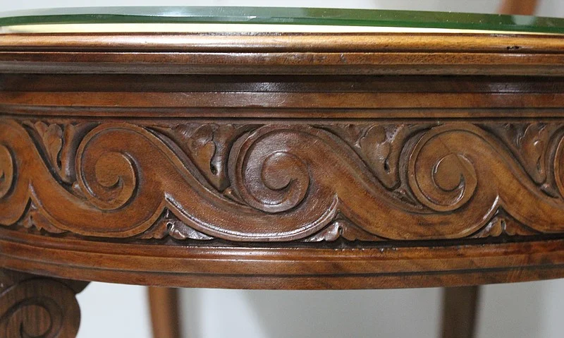 KIDNEY SHAPED DRESSSING TABLE