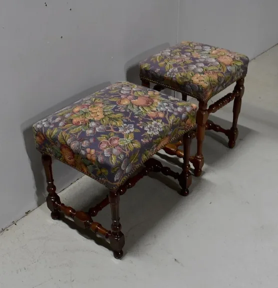 LOUIS XIV STYLE HOCKER