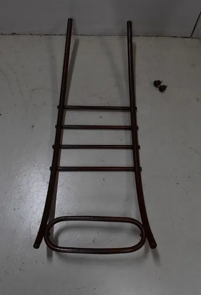 ROCKING CHAIR AND FOOT REST