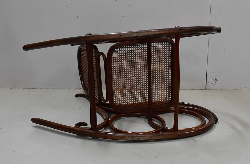 Rocking Chair et son Repose pieds, en Hêtre, esprit « Thonet » – 1900
