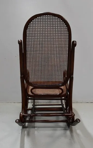 ROCKING CHAIR AND FOOT REST