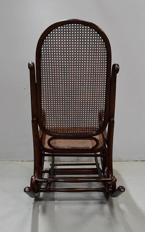 Rocking Chair et son Repose pieds, en Hêtre, esprit « Thonet » – 1900