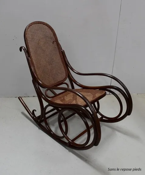 ROCKING CHAIR AND FOOT REST