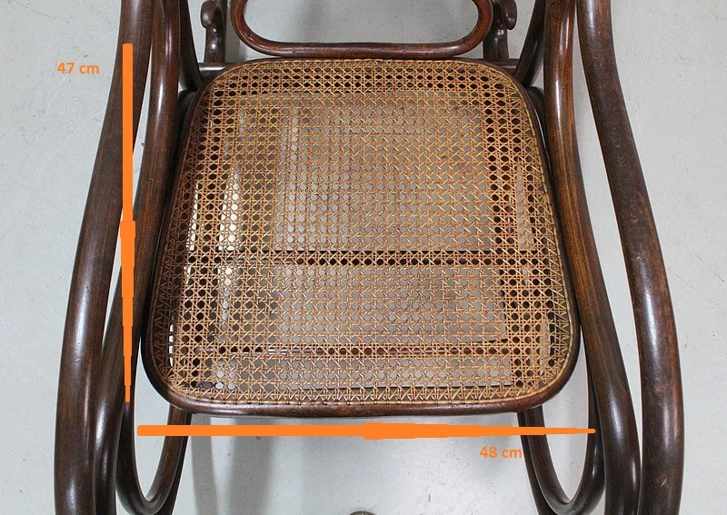 Rocking Chair et son Repose pieds, en Hêtre, esprit « Thonet » – 1900