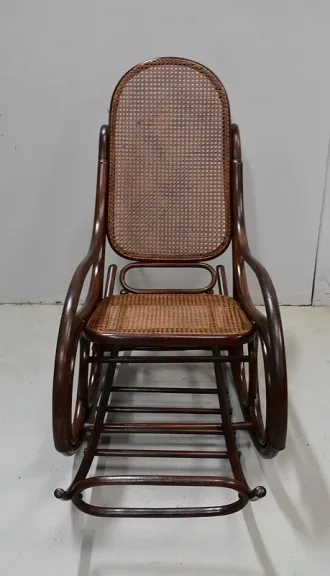 ROCKING CHAIR AND FOOT REST