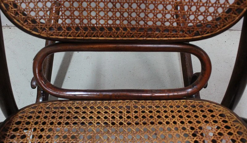 Rocking Chair et son Repose pieds, en Hêtre, esprit « Thonet » – 1900