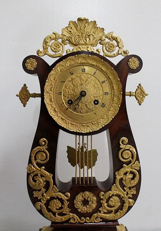 Pendule Lyre en Acajou et Bronze Doré, époque Empire – Début XIXe