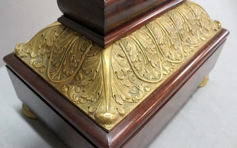 Pendule Lyre en Acajou et Bronze Doré, époque Empire – Début XIXe