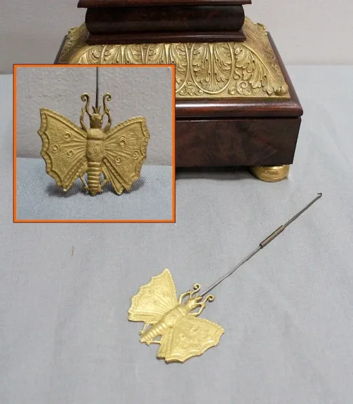 Pendule Lyre en Acajou et Bronze Doré, époque Empire – Début XIXe