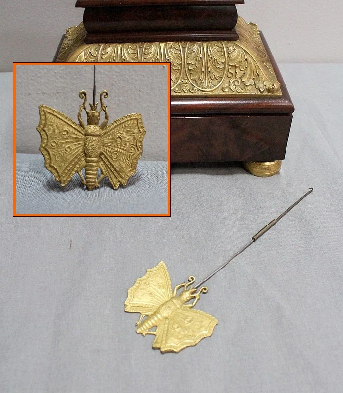 Pendule Lyre en Acajou et Bronze Doré, époque Empire – Début XIXe