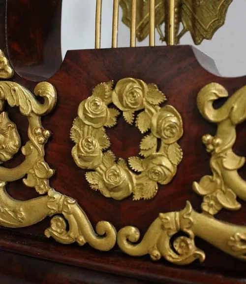 Pendule Lyre en Acajou et Bronze Doré, époque Empire – Début XIXe