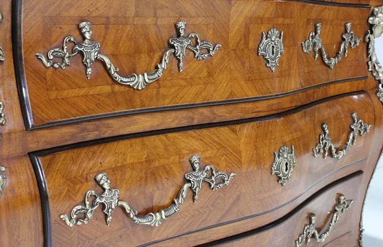 FRENCH REGENCY STYLE CHEST OF DRAWERS