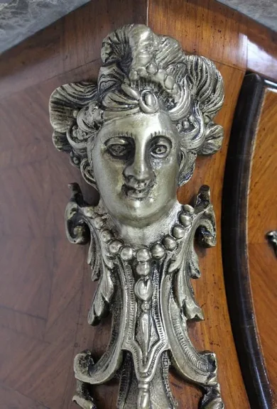 FRENCH REGENCY STYLE CHEST OF DRAWERS