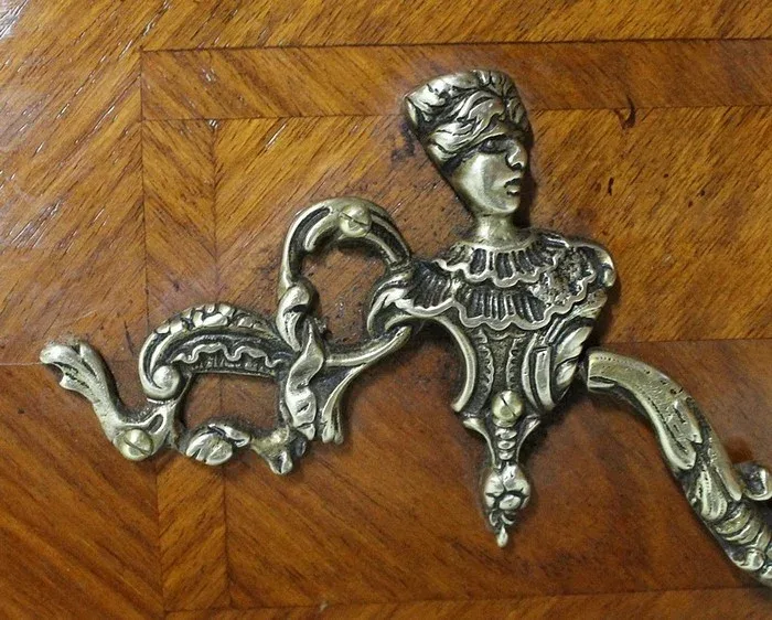 FRENCH REGENCY STYLE CHEST OF DRAWERS