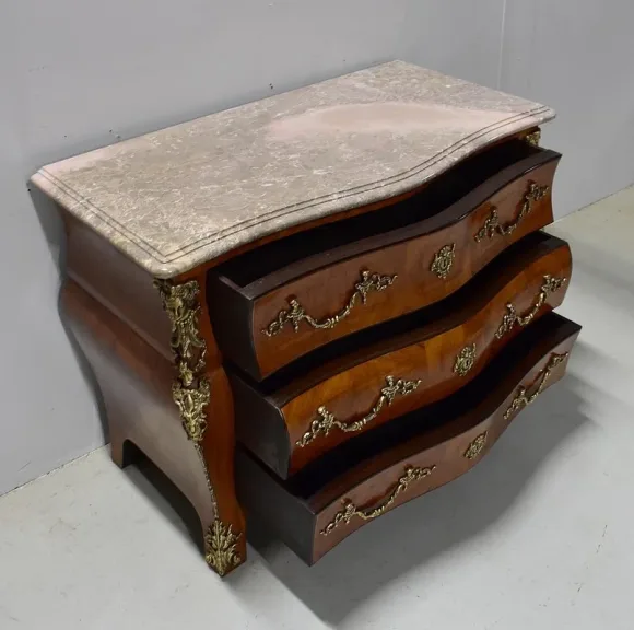 FRENCH REGENCY STYLE CHEST OF DRAWERS