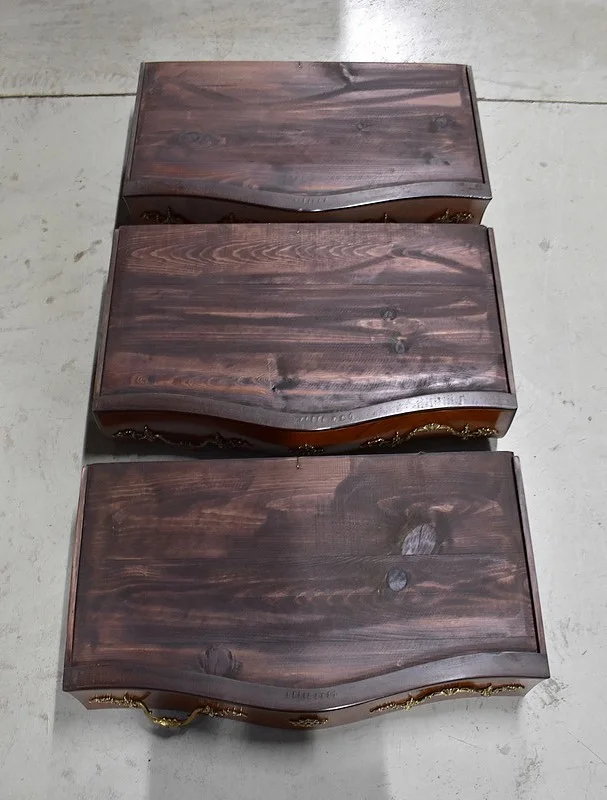 Commode Tombeau en Acajou Blond, style Régence – Milieu XXe