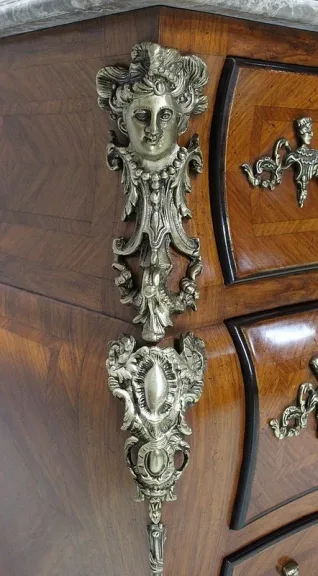 FRENCH REGENCY STYLE CHEST OF DRAWERS