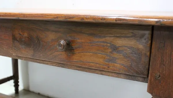 FRANZÖSISCHER TISCH