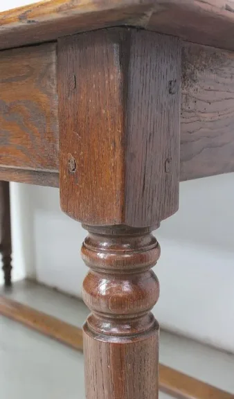 FRANZÖSISCHER TISCH