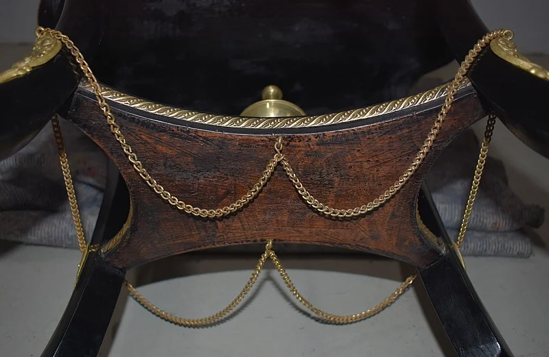 Jardinière en Placage de Ronce de Thuya et bois noirci, époque Napoléon III – XIXe