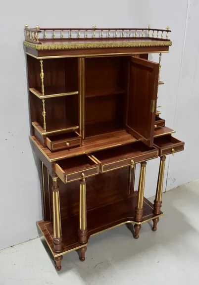 LOUIS-XVI-STIL-SCHRANK