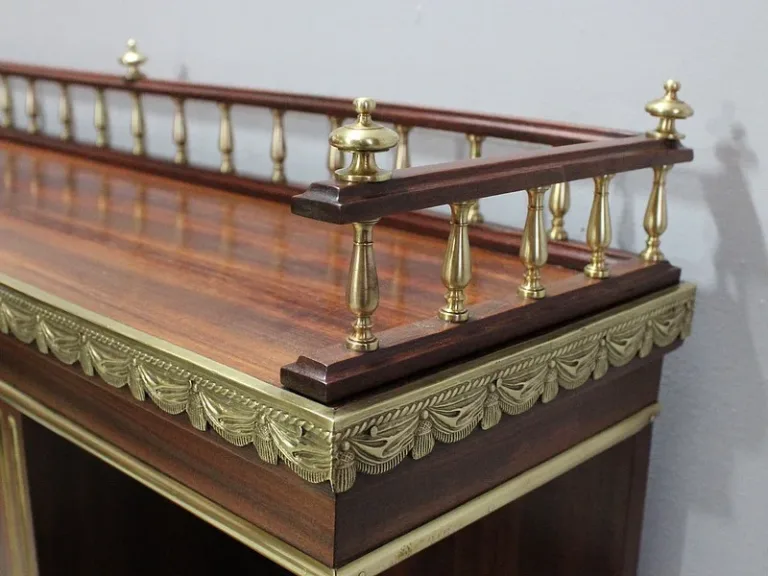 LOUIS-XVI-STIL-SCHRANK