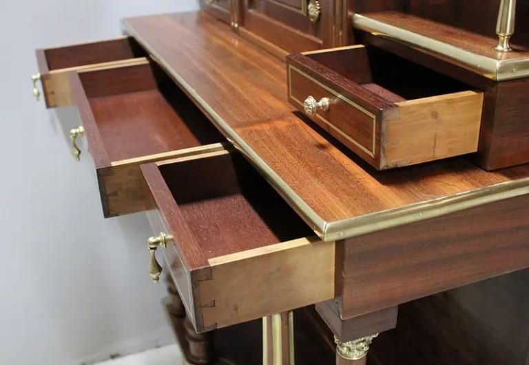 LOUIS-XVI-STIL-SCHRANK