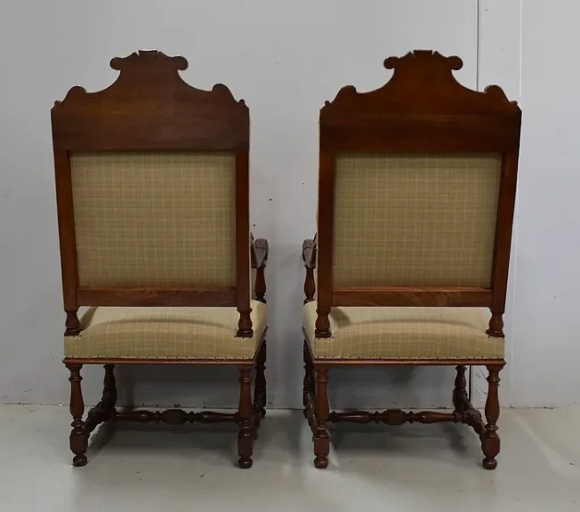 PAAR VON LOUIS XIII STIL-SESSELN