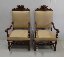 PAAR VON LOUIS XIII STIL-SESSELN