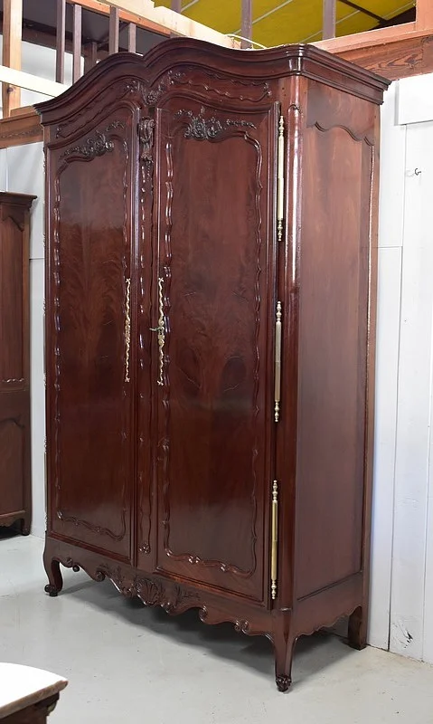 ARMOIRE VOM HAFEN VON NANTES