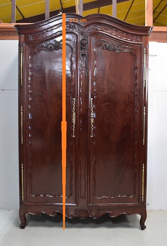 ARMOIRE VOM HAFEN VON NANTES