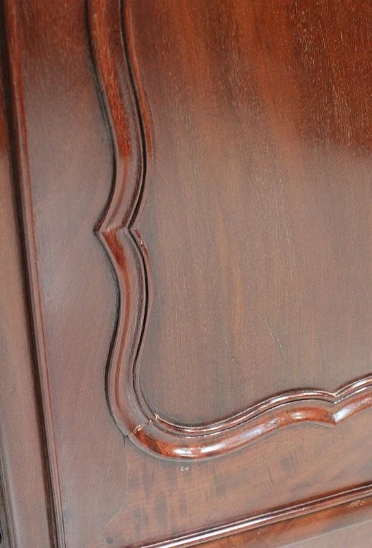 ARMOIRE VOM HAFEN VON NANTES